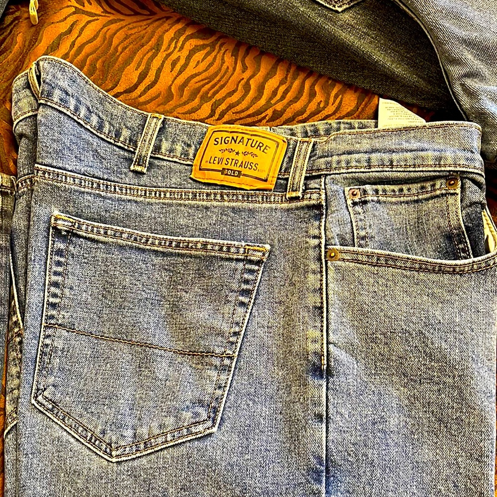 Levi Strauss signature blue jeans waist 42 length 30
